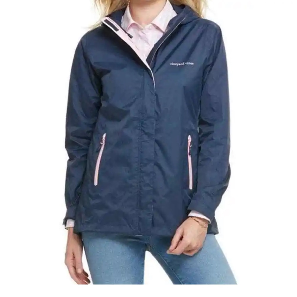 Like New: Vineyard Vines Stow and Go Rain Jacket - Navy and Pink size small